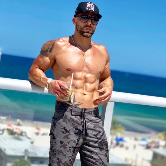 Meet your Posher, Daniel - Picture 1 of 1